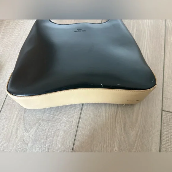 Daniela Moda Black and Beige Leather Handbag - Picture 2 of 8